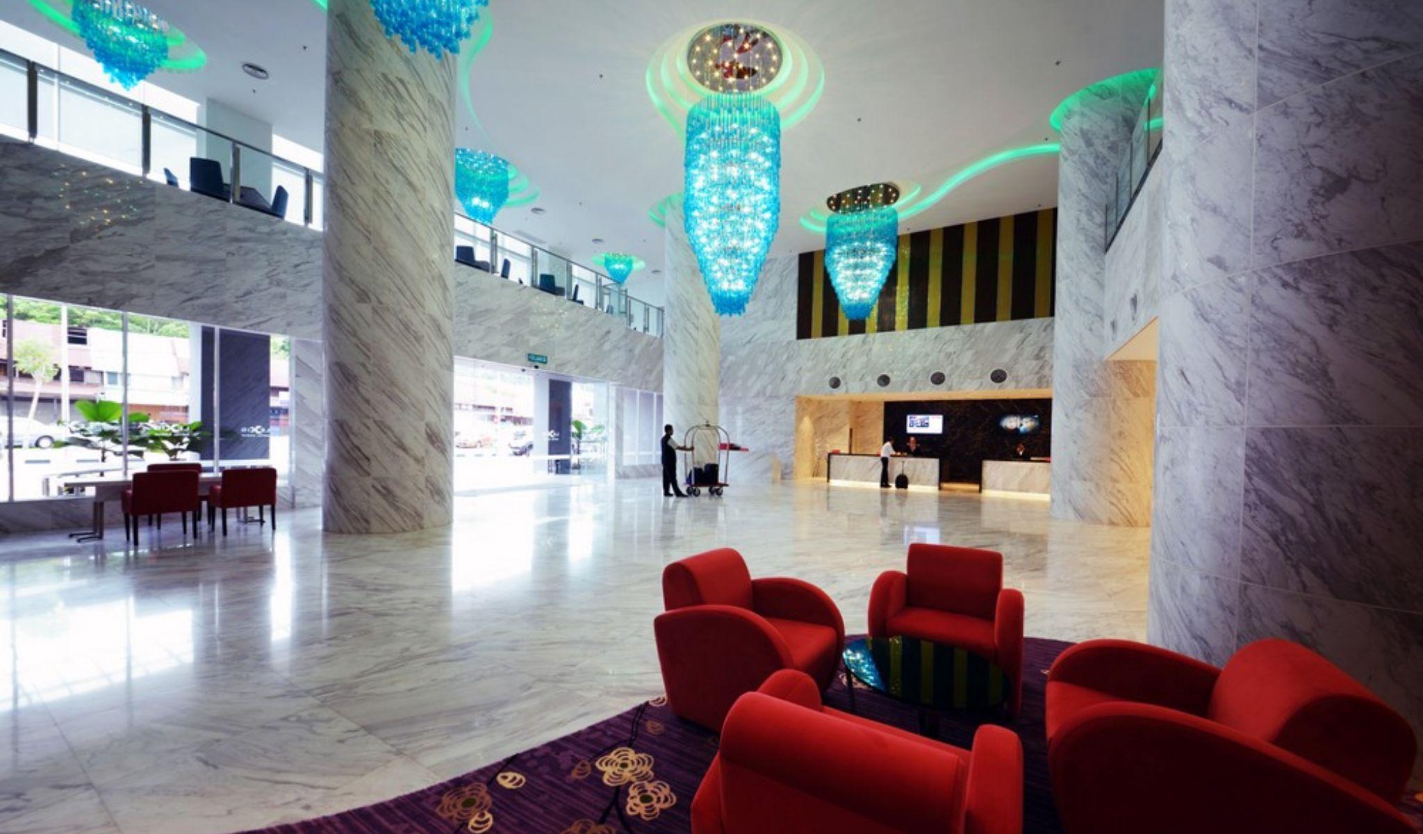 Lexis Suites Penang Bayan Lepas Kültér fotó The lobby of the hotel