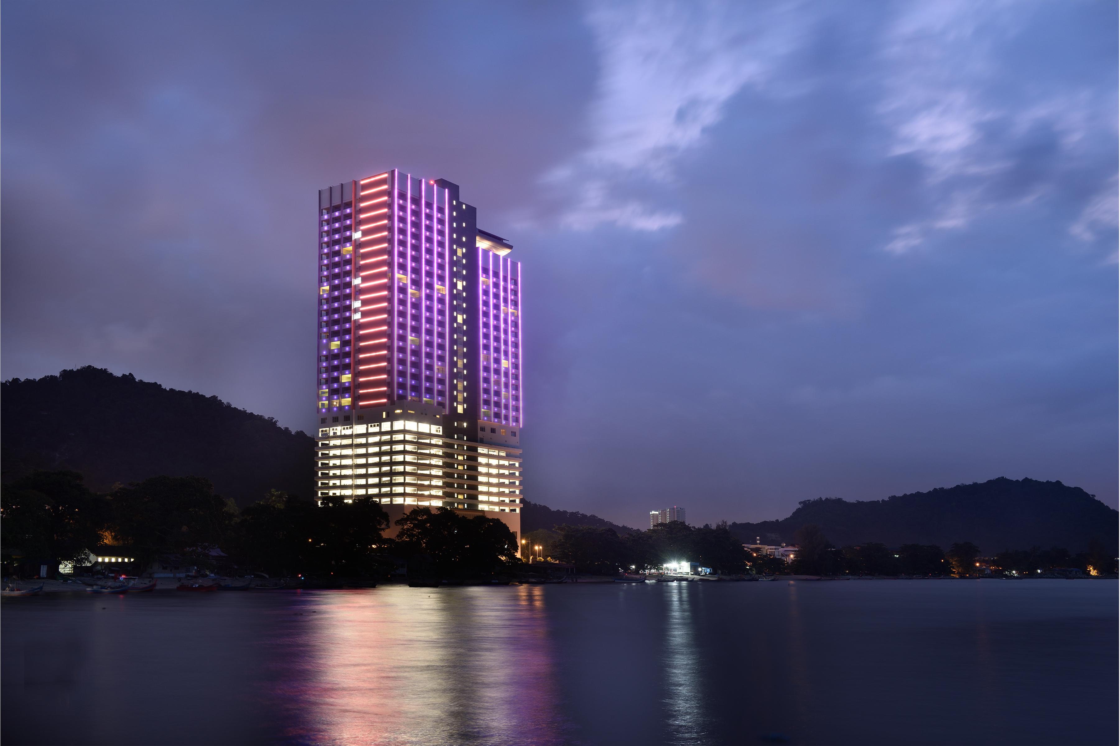 Lexis Suites Penang Bayan Lepas Kültér fotó The Royal