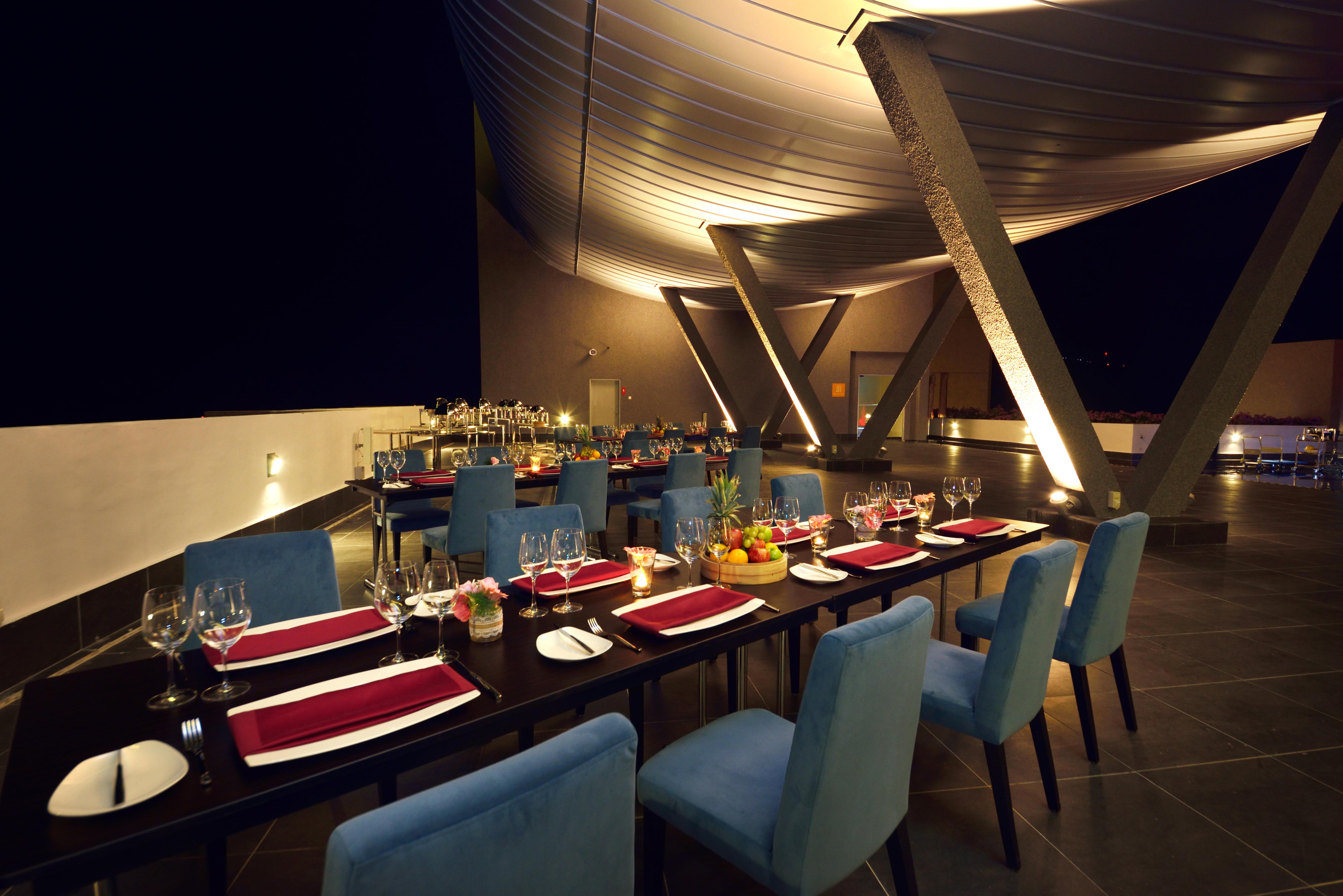 Lexis Suites Penang Bayan Lepas Kültér fotó The Deck