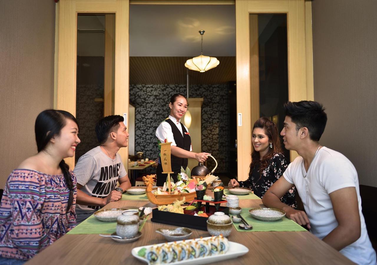 Lexis Suites Penang Bayan Lepas Kültér fotó A restaurant in Vietnam